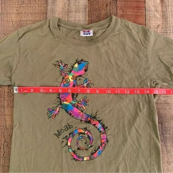 Kid u not kids size medium Moab green short sleeve t-shirt with gecko graphic - Picture 4 of 6